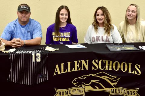 Addison Bailey Signs Letter of Intent