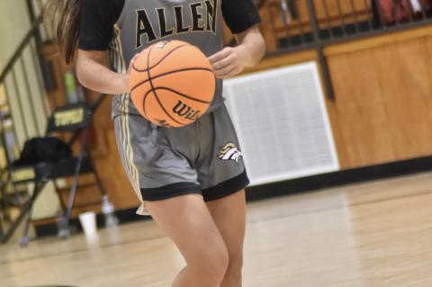 Two of Alle’s Senior basketball players are leading the way for their teams: Left Bodee Garrett and right Stoney Cully.
