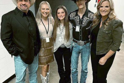 Sienna Rose Performs at National Gala