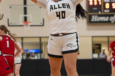 Kaylee Davis and the Allen teams