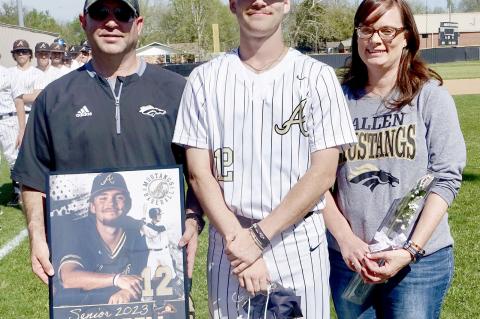 Baseball Seniors and Parents are Honored