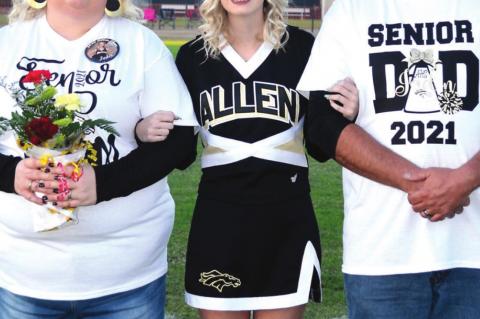 Football / Cheer Seniors and Parents Honored